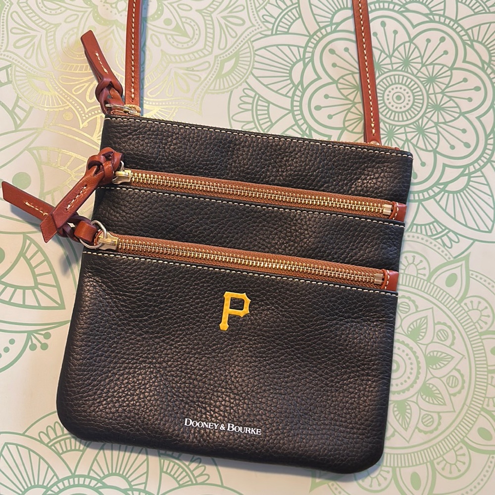 DOONEY & BOURKE Pittsburgh Pirates Crossbody